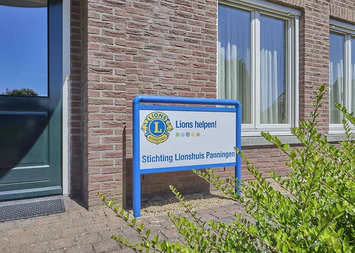 Lionshuis بيت للعطل