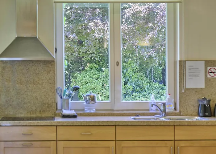 Lionshuis بيت للعطل *