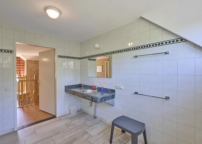 Lionshuis بيت للعطل *