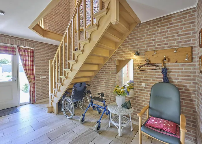 Lionshuis بيت للعطل *